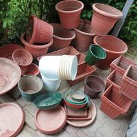 Vasi da giardinaggio x interno e esterno.