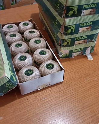 49 gomitoli 50 gr cotone Freccia n.12 ecrù