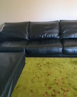 Divano in pelle nera + pouf