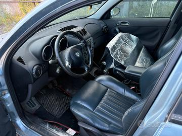 Alfa 147 2000 twin spark