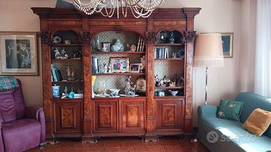 Libreria antica in legno di radica 