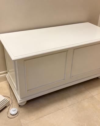 Cassapanca contenitore in legno laccato bianco