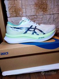 Scarpe running Asics Magic Speed 4