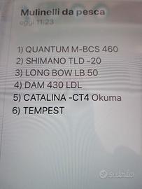 Mulinelli da pesca in mare.