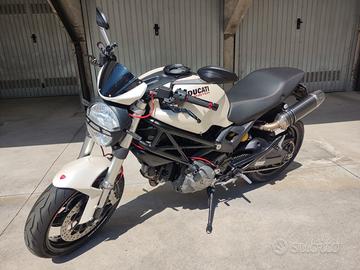 Ducati Monster 696+ - 2010