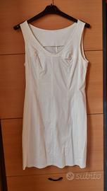 abito bianco sopra il ginocchio 