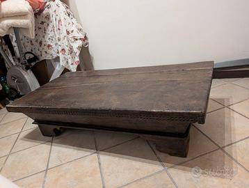 Cassapanca antica/rustica in legno massello intagl