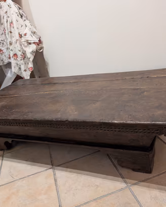 Cassapanca antica/rustica in legno massello intagl
