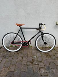 Bici single speed / fixed gear nera custom