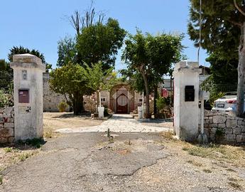 CASA SEMINDIPENDENTE A MONOPOLI