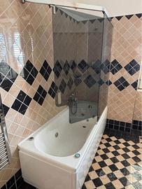 Vasca singola con idromassaggio e cromo terapia