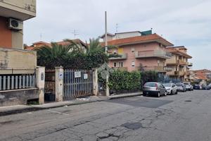 3 LOCALI A ACI SANT'ANTONIO