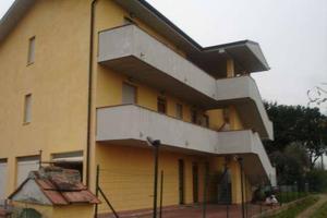 Immobile di 15 m² con 1 locale e box auto a Altopa