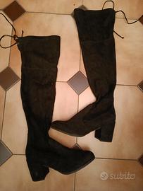 Stivali donna in camoscio nero alti fino al ginocc