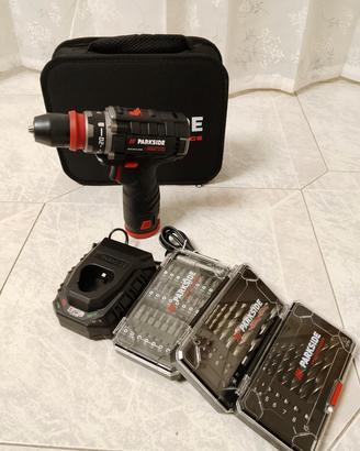 Kit Trapano avvitatore, lampada LED e accessori 