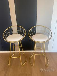 Coppia sgabelli alti oro seduta in velluto bianco