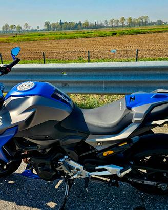 Bmw f900r UNICA