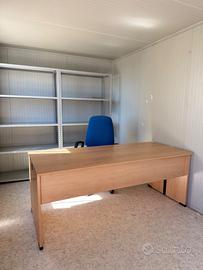 SCRIVANIE E SEDIE DA UFFICIO IN LEGNO