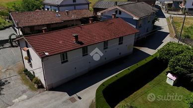 CASA SEMINDIPENDENTE A PAGNO