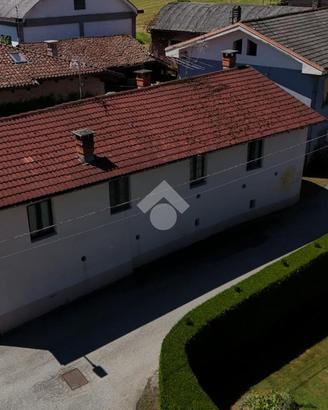 CASA SEMINDIPENDENTE A PAGNO