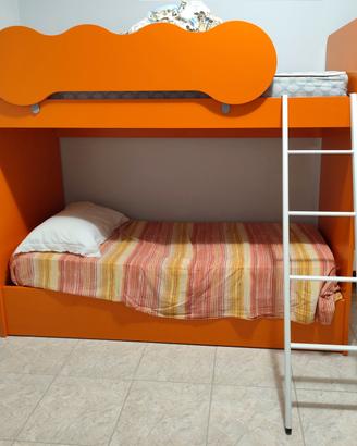 letto a castello con cassettone