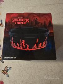 Dinner Set Stranger Thinks - Netflix 