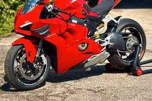 Permuto Ducati Panigale v4 My 21