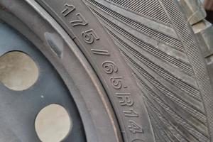 Yokohama gomme cerch invernali lancia y 175-65-14 