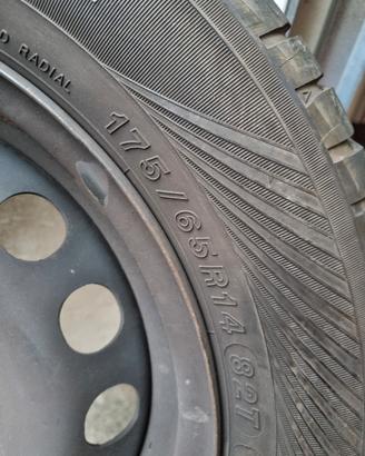 Yokohama gomme cerch invernali lancia y 175-65-14 