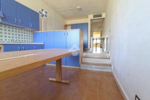 5 LOCALI A ISOLA DI CAPO RIZZUTO