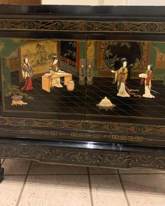 Credenza Cinese Bassa Laccata Nera decorata a mano