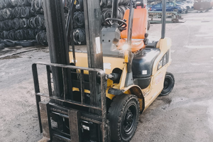 Muletto caterpillar diesel 25 ql