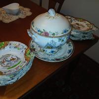 Servizio antico in ceramica