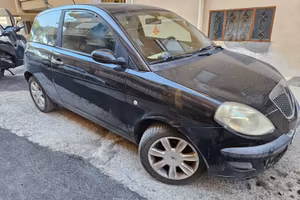 lancia ypislon
