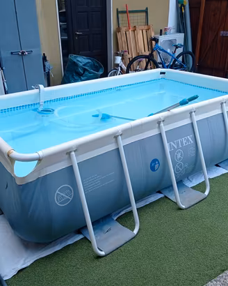 Piscina fuori terra intex usata /pezzi di ricambio