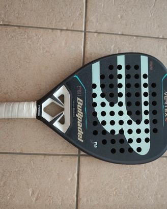 Bullpadel Vertex 04 W