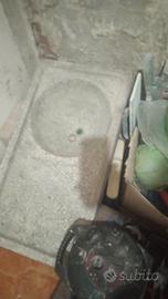 lavabo stile vecchio e piatto doccia 