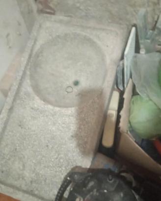 lavabo stile vecchio e piatto doccia 
