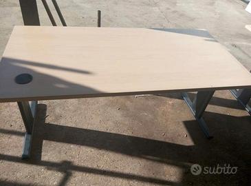 Scrivania perfetta ancora da montare