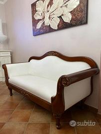 Coppia di divani identici