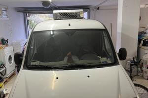 Furgone coibentato con gruppo frigo