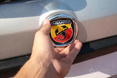 2 pz adesivo Abarth cofano macchina Fiat 
