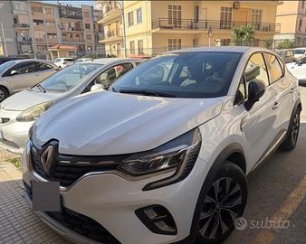 Renaul captur e-tech full hybrid rive gouche