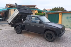 NISSAN KING CAB 2.5 D - 4X4 - RIBALTABILE 