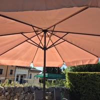 Arredamento da giardino piu ombrellone