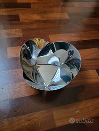 Portafrutta e cestino Alessi coordinati