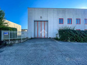 MAGAZZINO A DESENZANO DEL GARDA