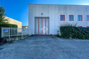 MAGAZZINO A DESENZANO DEL GARDA