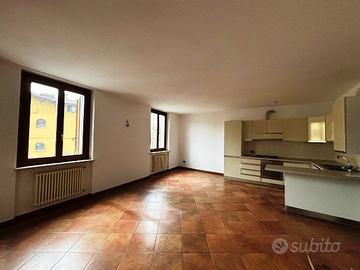 Bilocale con cantina e posto auto coperto