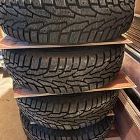 Gomme x Suv su cerchio,nuove